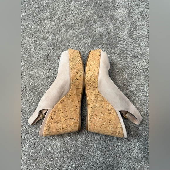 Stuart Weitzman Jean Slingback Wedges - Picture 5 of 8